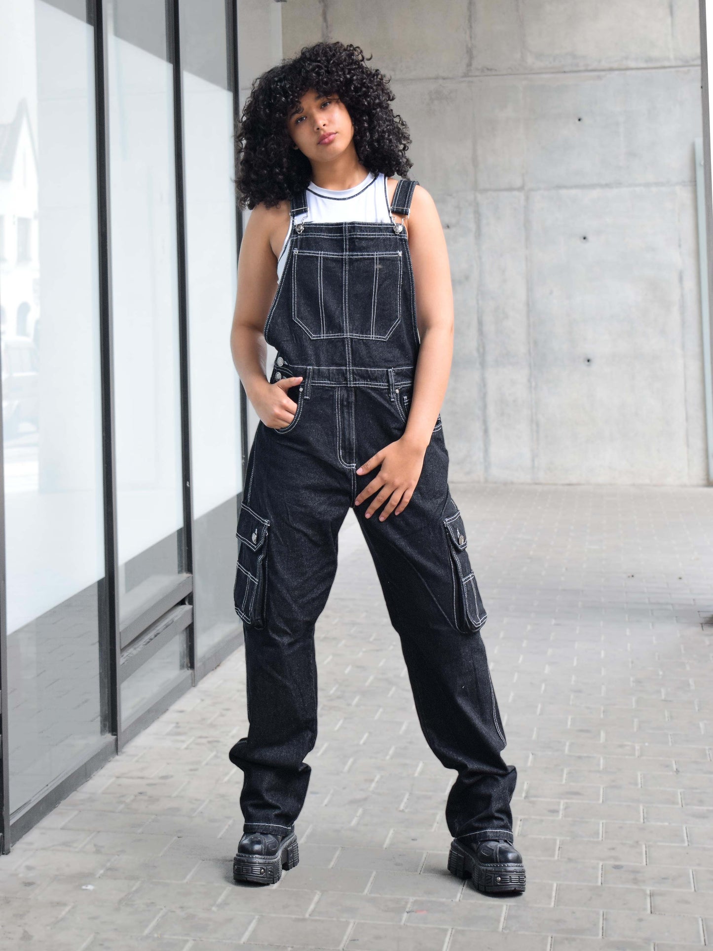 Overol Cargo Oversize Mujer en Jean - Negro Pimienta