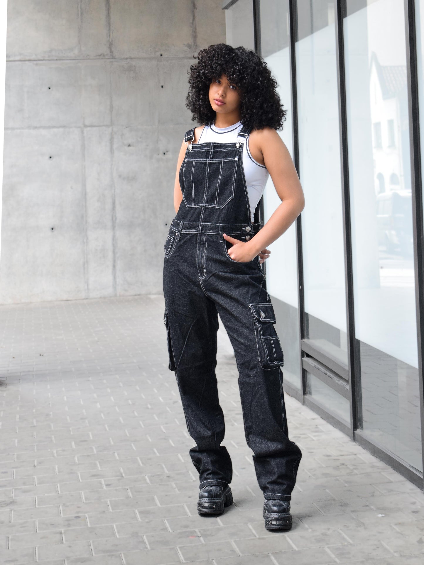 Overol Cargo Oversize Mujer en Jean - Negro Pimienta