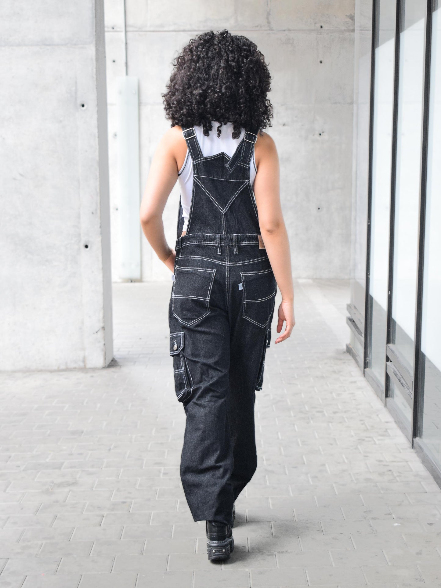 Overol Cargo Oversize Mujer en Jean - Negro Pimienta