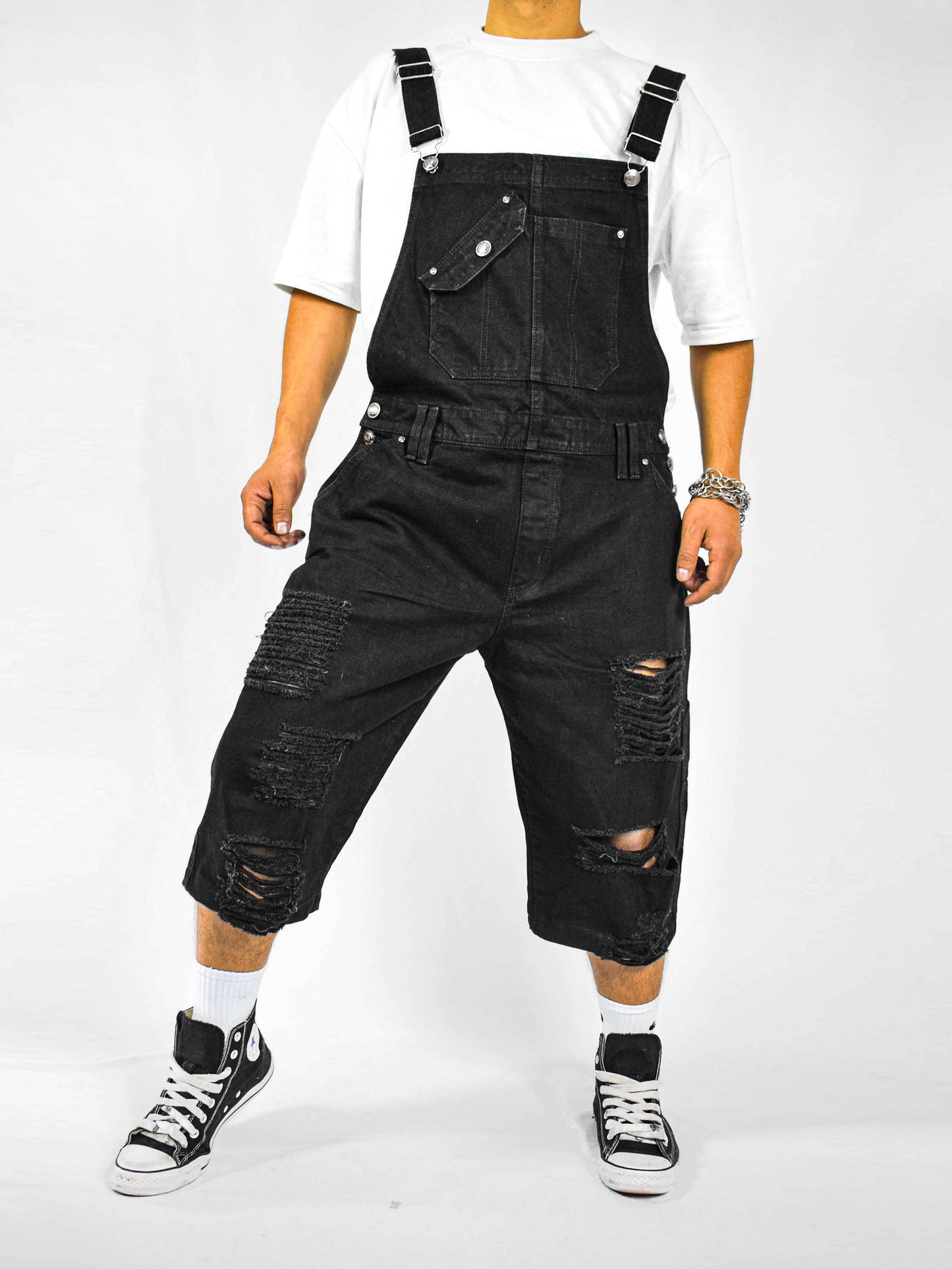 Overol Corto Con Rotos en Jean - Negro